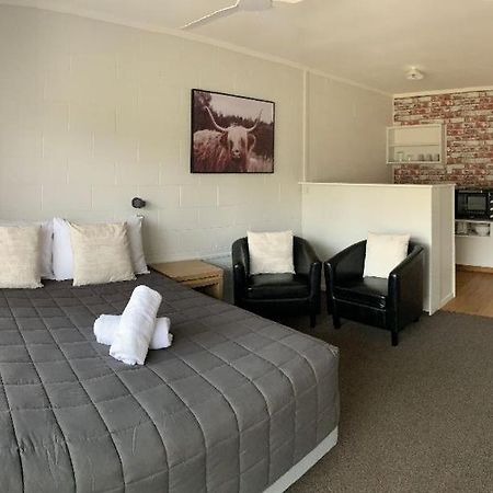 Racecourse Motel Paeroa Εξωτερικό φωτογραφία